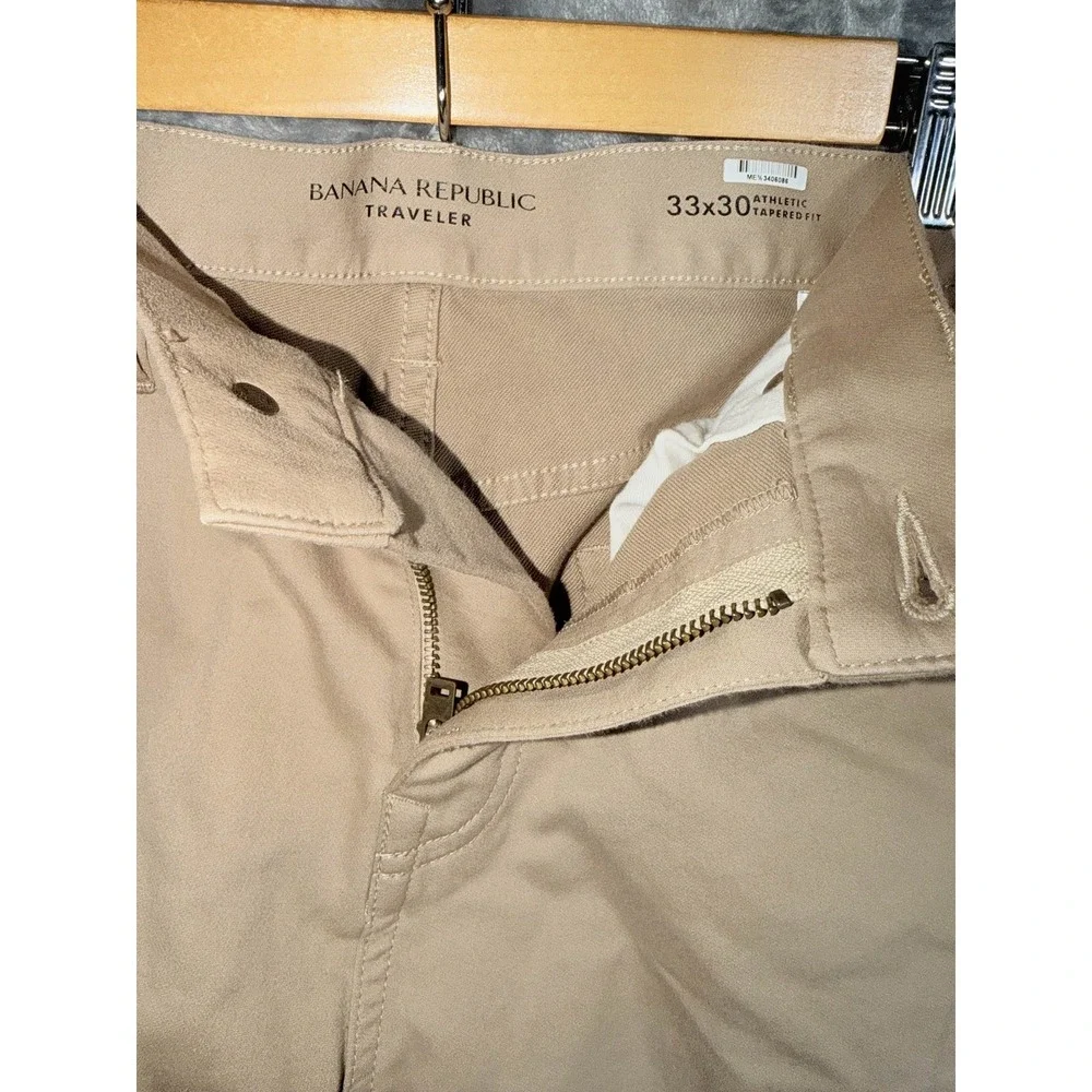 Banana Republic Mens Traveler Athletic Tapered Fit Chinos Pants 33x30 Khaki